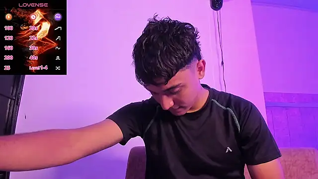 Snapshot of Austin_Cardieff_ chatting on 09/27/25, 03:44 Austin Cardieff online show from 09/27/25, 03:44