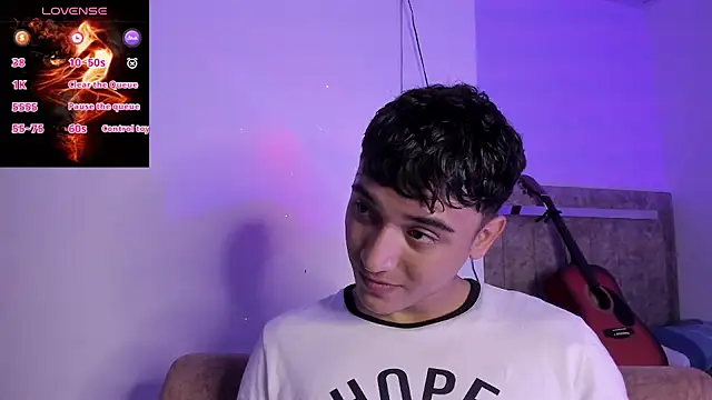 Snapshot of Austin_Cardieff_ chatting on 09/30/25, 08:03 Austin Cardieff online show from 09/30/25, 08:03