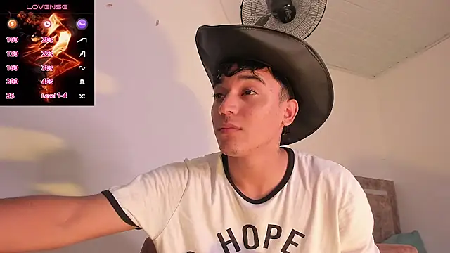 Snapshot of Austin_Cardieff_ chatting on 10/08/25, 07:33 Austin Cardieff online show from 10/08/25, 07:33