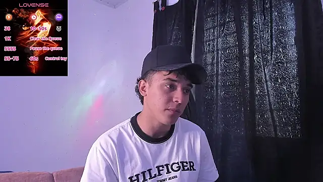 Snapshot of Austin_Cardieff_ chatting on 10/10/25, 08:08 Austin Cardieff online show from 10/10/25, 08:08