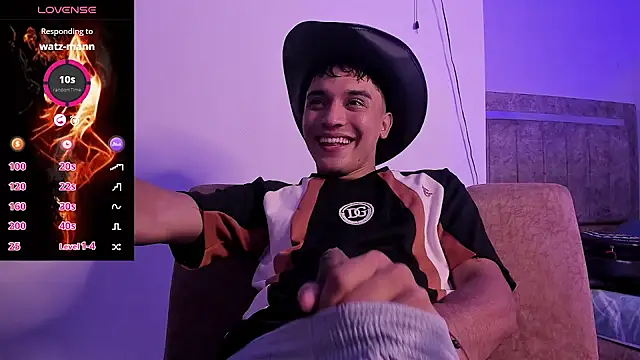 Snapshot of Austin_Cardieff_ chatting on 10/15/25, 07:36 Austin Cardieff online show from 10/15/25, 07:36