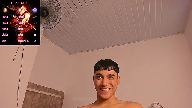 Snapshot of Austin_Cardieff_ chatting on 10/21/25, 08:20 Austin Cardieff online show from 10/21/25, 08:20