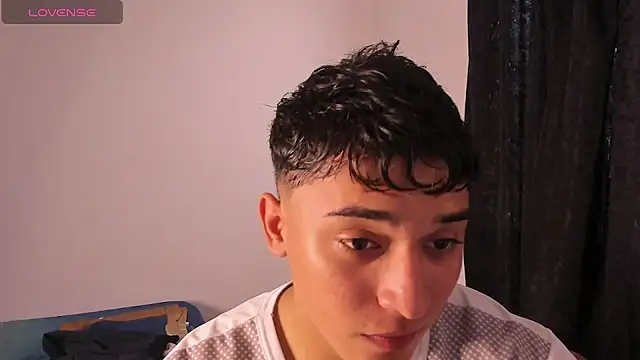 Snapshot of Austin_Cardieff_ chatting on 11/04/25, 07:57 Austin Cardieff online show from 11/04/25, 07:57