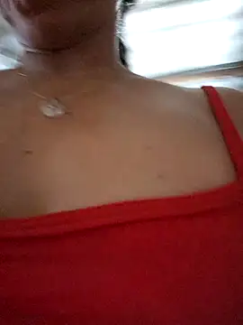 Snapshot of Lucerito-Hot chatting on 02/27/26, 11:43 Lucerito-Hot online show from 02/27/26, 11:43