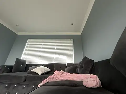petitelucyXoxx online show from 05/17/26, 07:06