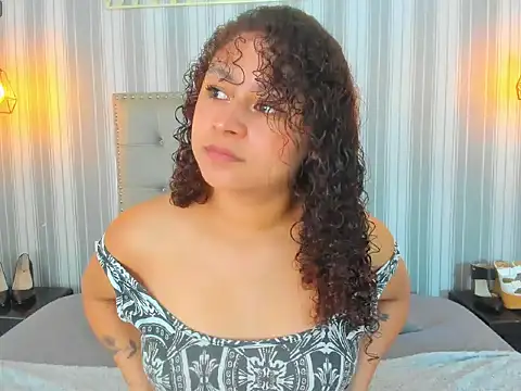 Snapshot of Sofiapassionne chatting on 02/24/26, 03:21 Sofiapassionne online show from 02/24/26, 03:21