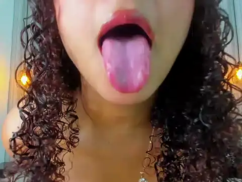 Sofiapassionne online show from 04/19/26, 01:54