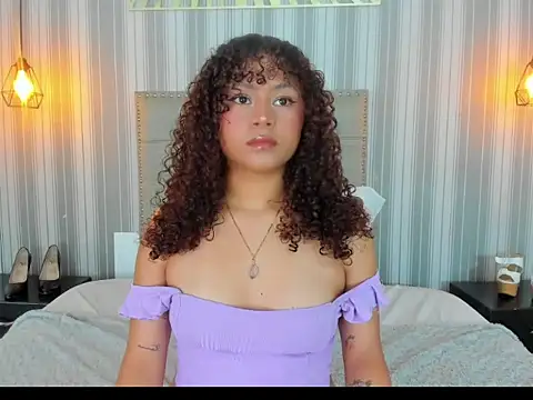 Sofiapassionne online show from 06/10/26, 01:54