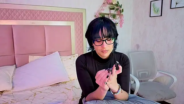 RobinBennett online show from 10/18/25, 01:56