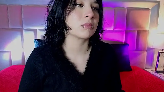 Snapshot of RobinBennett chatting on 07/02/26, 12:00 RobinBennett online show from 07/02/26, 12:00