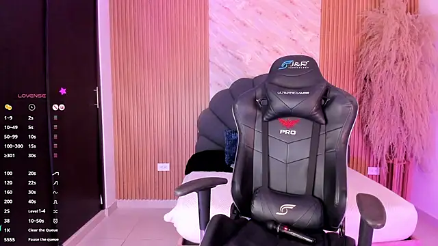 ashly moonn online show from 10/06/25, 03:09