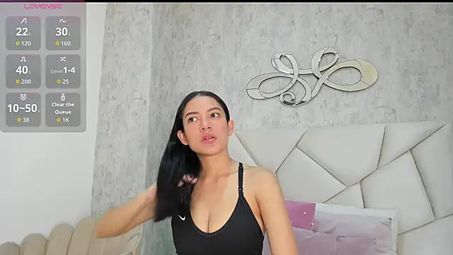 Skylerwhite02 online show from 12/18/25, 07:53