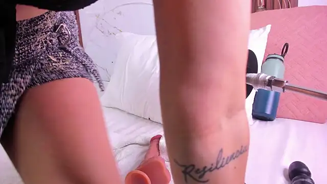 marianarey1  online show from 12/18/25, 08:04