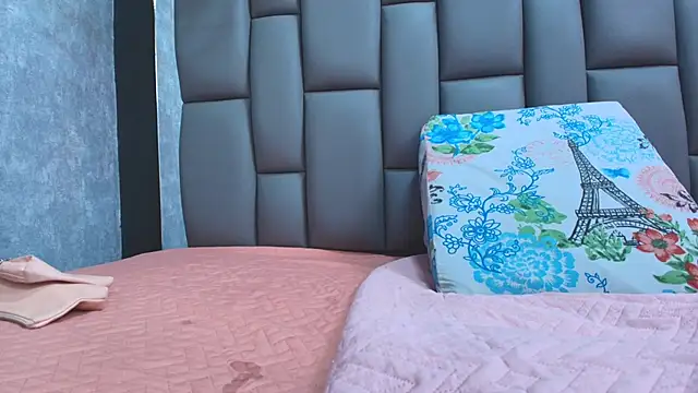 kissme luna online show from 09/18/25, 07:49