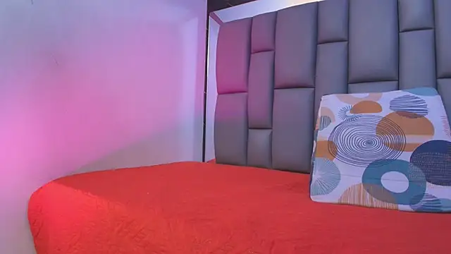 kissme luna online show from 10/14/25, 07:03