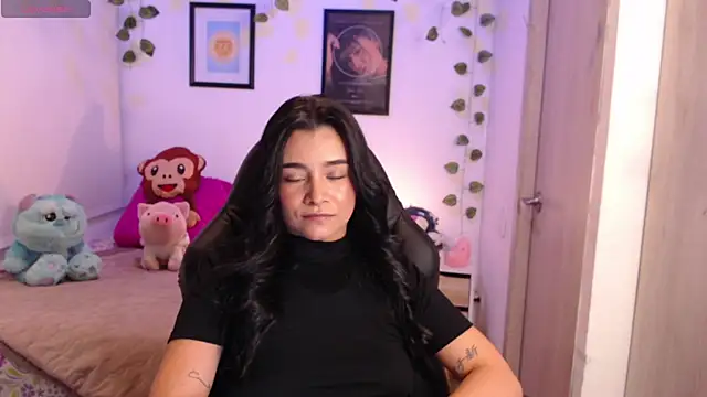 Snapshot of MarilynWhite_ chatting on 09/29/25, 03:33 MarilynWhite online show from 09/29/25, 03:33