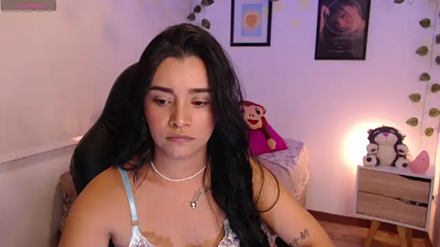 Snapshot of MarilynWhite_ chatting on 10/01/25, 02:17 MarilynWhite online show from 10/01/25, 02:17