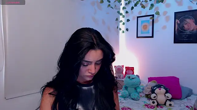 Snapshot of MarilynWhite_ chatting on 10/14/25, 05:58 MarilynWhite online show from 10/14/25, 05:58