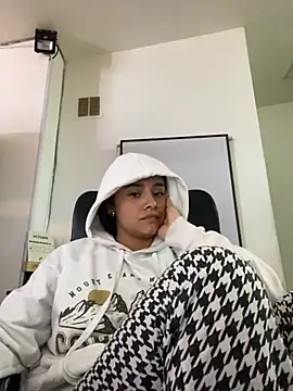 Snapshot of MarilynWhite_ chatting on 10/22/25, 08:14 MarilynWhite online show from 10/22/25, 08:14