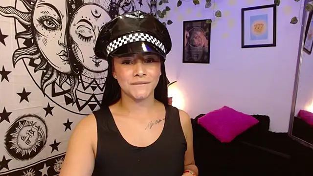 Snapshot of MarilynWhite_ chatting on 10/27/25, 10:36 MarilynWhite online show from 10/27/25, 10:36