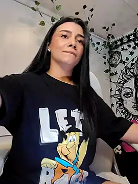 Snapshot of MarilynWhite_ chatting on 11/24/25, 02:00 MarilynWhite online show from 11/24/25, 02:00