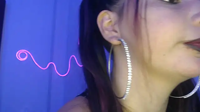 Mia2xsmith online show from 06/24/26, 08:13