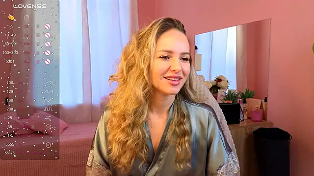 Snapshot of Hloya_Mei chatting on 09/26/25, 01:09 Hloya Mei online show from 09/26/25, 01:09