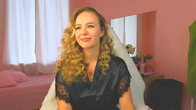 Snapshot of Hloya_Mei chatting on 10/11/25, 03:17 Hloya Mei online show from 10/11/25, 03:17