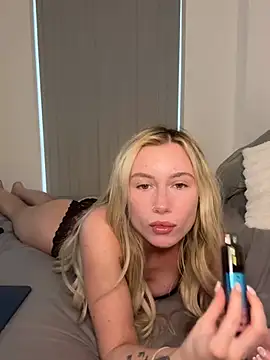 SexySaraxxoo online show from 01/11/26, 03:17