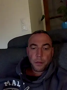 Snapshot of Marronglace1 chatting on 10/14/25, 06:03 Marronglace1 online show from 10/14/25, 06:03