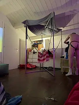 Malcom2f online show from 04/22/26, 06:49