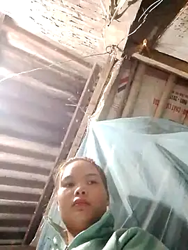 Snapshot of Huyen_x chatting on 12/03/25, 01:13 Huyen x online show from 12/03/25, 01:13