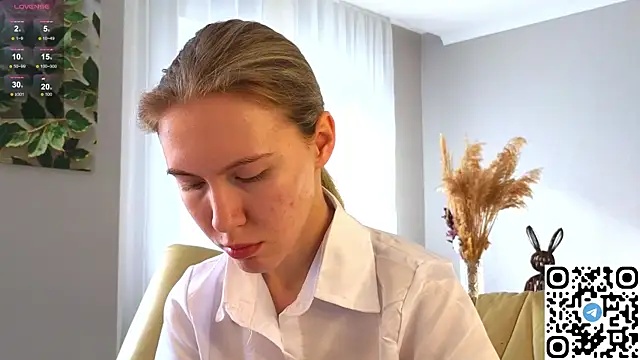 Succubelle online show from 10/17/25, 06:16