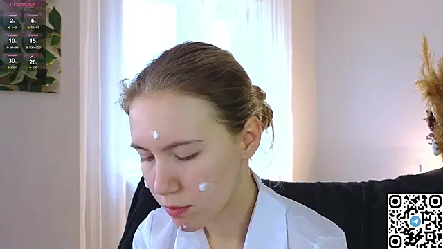 Succubelle online show from 10/21/25, 06:03