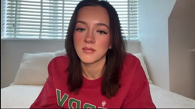 Snapshot of misstressmiaa chatting on 12/19/25, 02:13 misstressmiaa online show from 12/19/25, 02:13