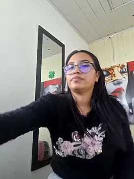 Snapshot of susan_mooree chatting on 10/12/25, 05:45 susan mooree online show from 10/12/25, 05:45