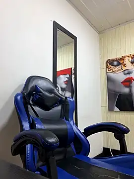 Snapshot of susan_mooree chatting on 11/20/25, 07:24 susan mooree online show from 11/20/25, 07:24