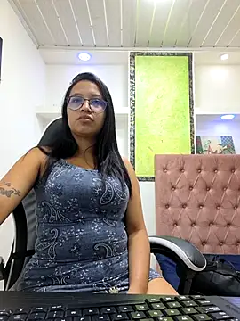 Snapshot of susan_mooree chatting on 11/25/25, 07:03 susan mooree online show from 11/25/25, 07:03