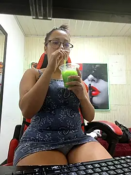 Snapshot of susan_mooree chatting on 12/04/25, 07:22 susan mooree online show from 12/04/25, 07:22