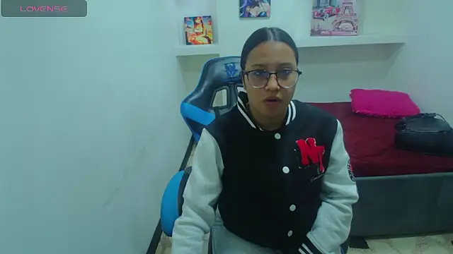 Snapshot of susan_mooree chatting on 01/15/26, 07:50 susan mooree online show from 01/15/26, 07:50