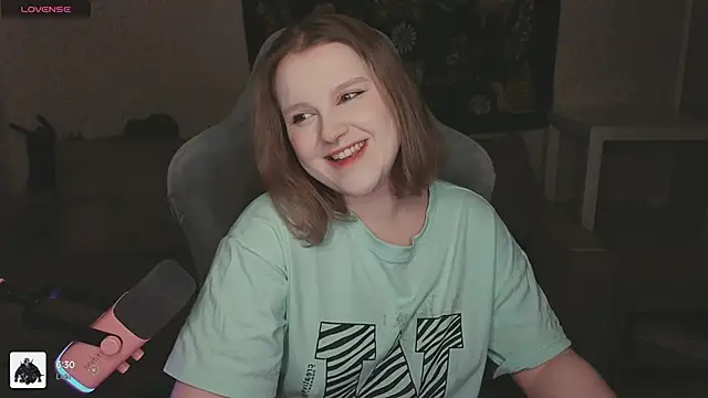 Snapshot of OliviaBlade chatting on 12/03/25, 02:04 OliviaBlade online show from 12/03/25, 02:04