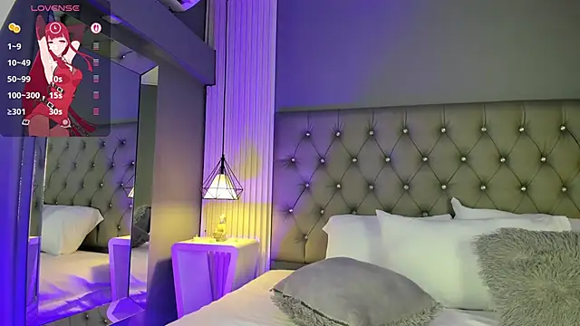 LunaBloomn online show from 11/20/25, 05:56