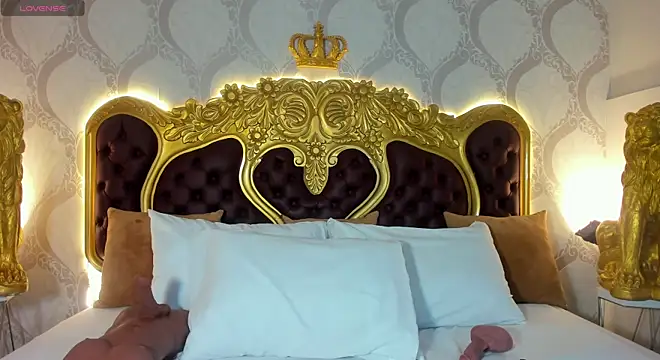 AlisonBeckerr  online show from 11/25/25, 05:13