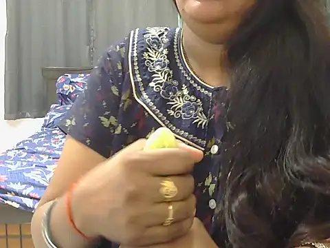Snapshot of Nisha-telugu chatting on 05/20/26, 04:07 Nisha-telugu online show from 05/20/26, 04:07