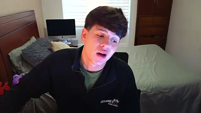 Snapshot of tightncuteass chatting on 10/06/25, 10:18 tightncuteass online show from 10/06/25, 10:18