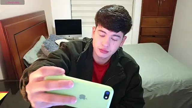 Snapshot of tightncuteass chatting on 10/18/25, 12:02 tightncuteass online show from 10/18/25, 12:02