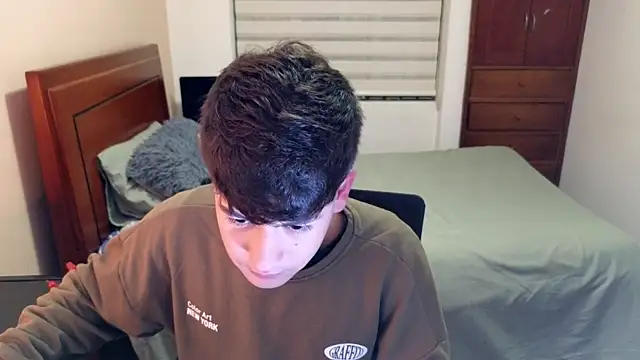 Snapshot of tightncuteass chatting on 10/28/25, 02:04 tightncuteass online show from 10/28/25, 02:04