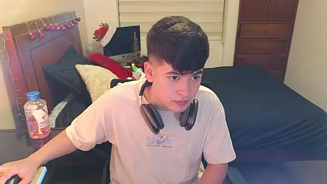 Snapshot of tightncuteass chatting on 11/14/25, 11:57 tightncuteass online show from 11/14/25, 11:57