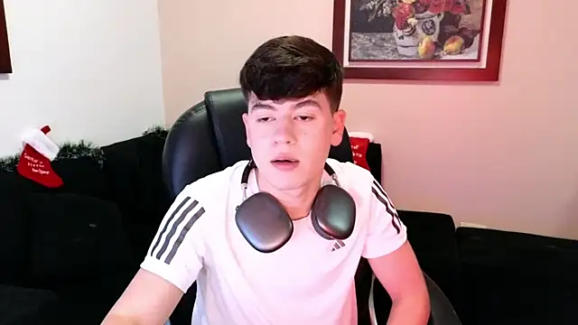 Snapshot of tightncuteass chatting on 11/20/25, 11:37 tightncuteass online show from 11/20/25, 11:37