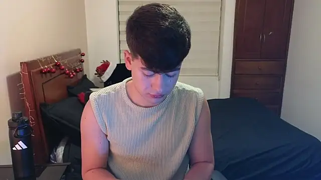 Snapshot of tightncuteass chatting on 11/22/25, 11:26 tightncuteass online show from 11/22/25, 11:26